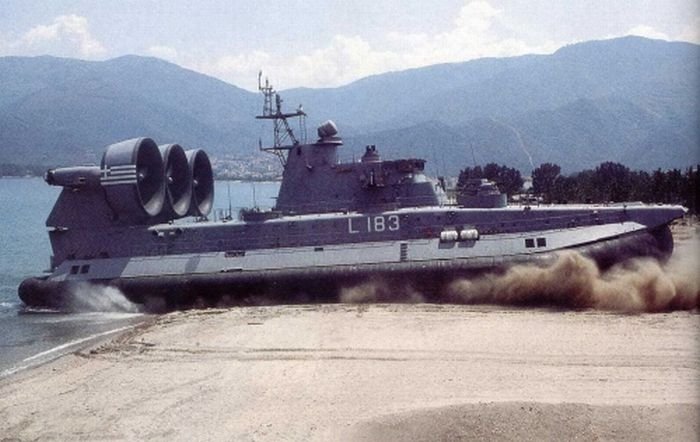 Pomornik, Zubr class hovercraft