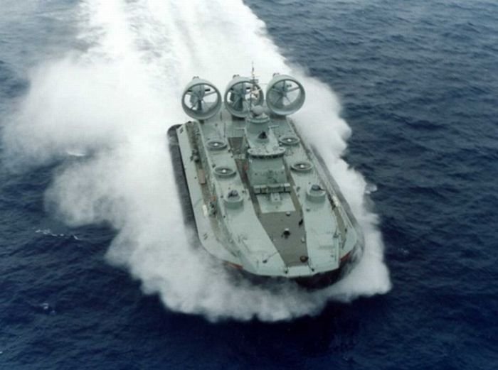 Pomornik, Zubr class hovercraft