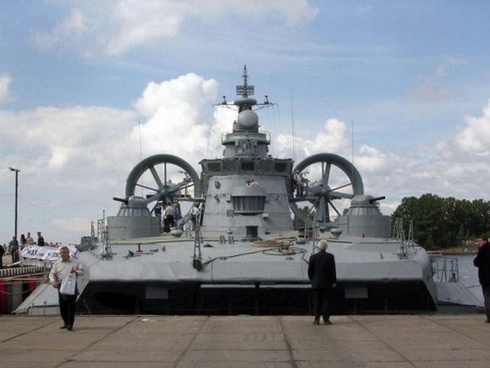 Pomornik, Zubr class hovercraft