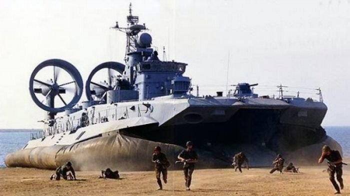 Pomornik, Zubr class hovercraft