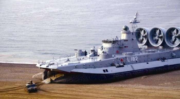 Pomornik, Zubr class hovercraft