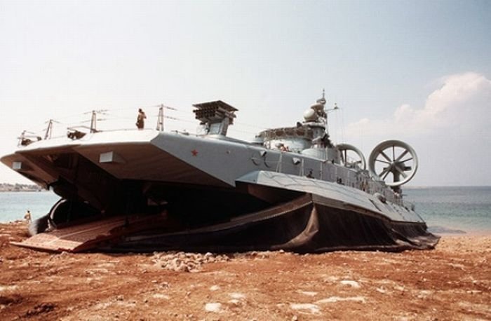 Pomornik, Zubr class hovercraft