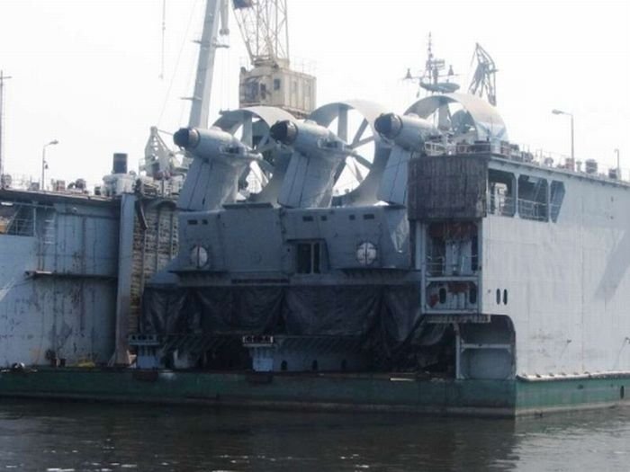 Pomornik, Zubr class hovercraft