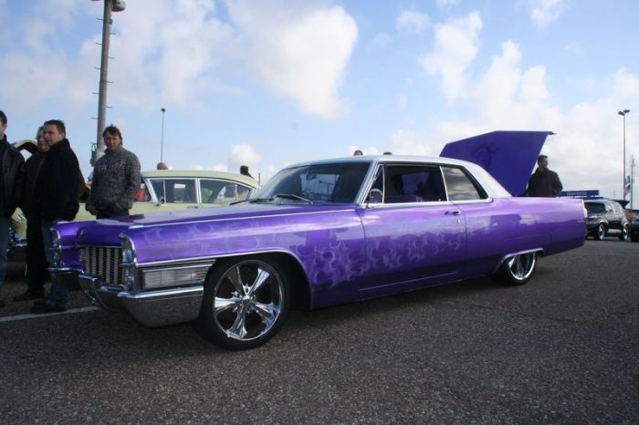 car with rims
