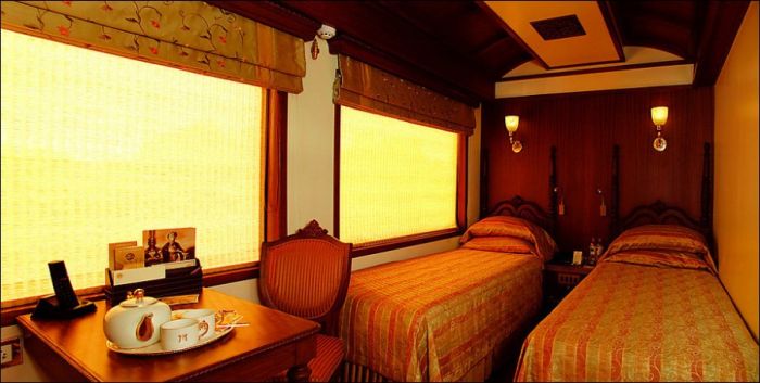 Maharajas' Expres, luxury train, India