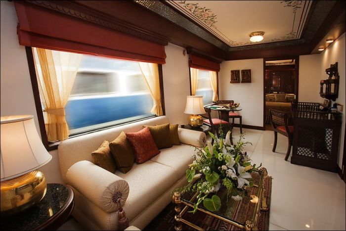 Maharajas' Expres, luxury train, India