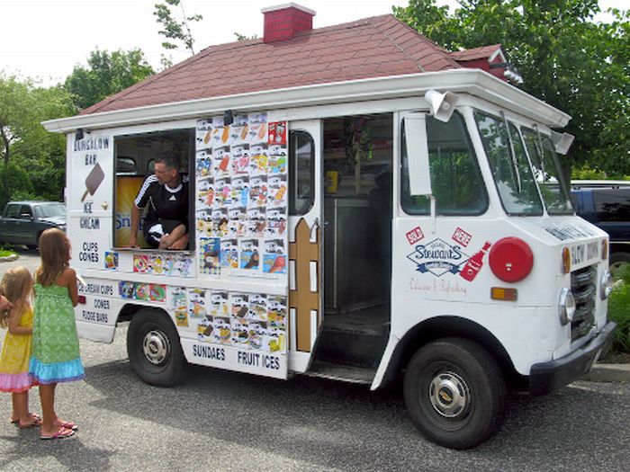 Настоящий мороженщик. Айс Крим трак. Конструктор 82108 Ice Cream Truck. Фургон мороженое. Фургончик мороженого.