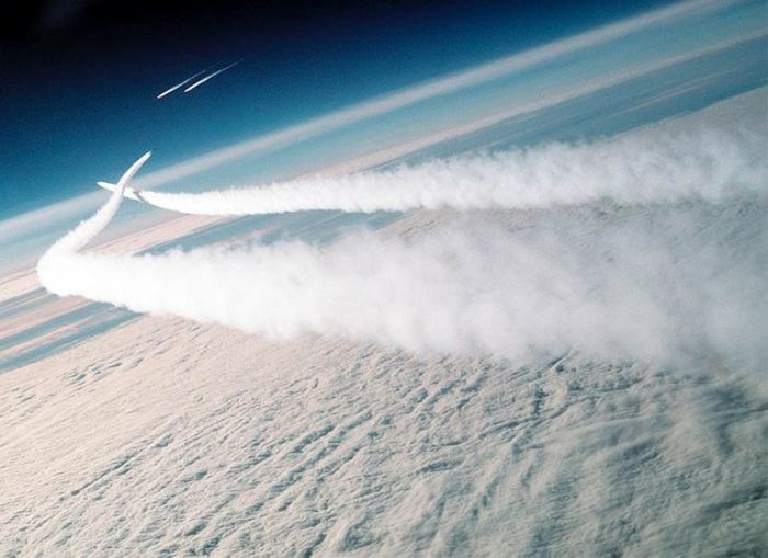 contrails, condensation vapour trails