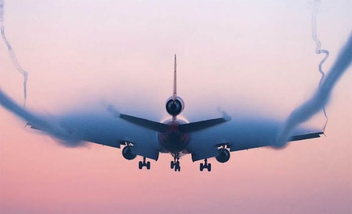 contrails, condensation vapour trails