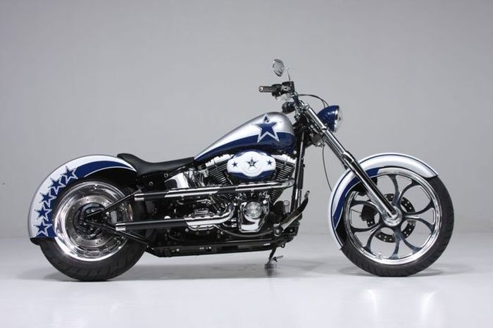 Custom chopper by Rick Fairless, Strokers Dallas