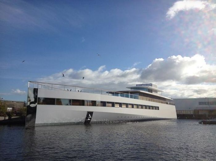 Steve Jobs' yacht Venus by Philippe Starck