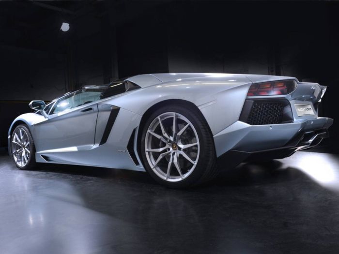 Lamborghini Aventador LP 700–4 Convertible Roadster