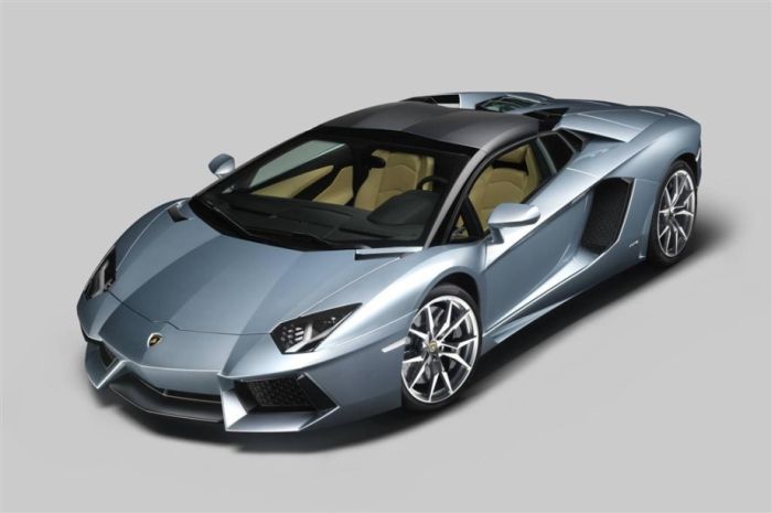 Lamborghini Aventador LP 700–4 Convertible Roadster