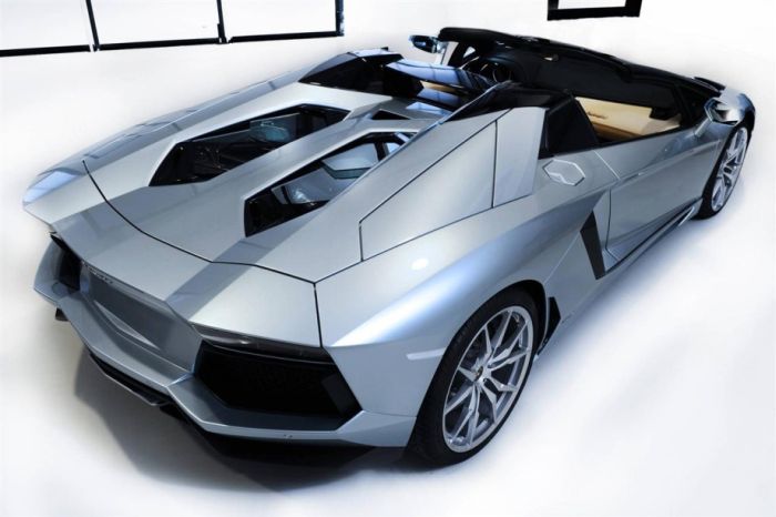 Lamborghini Aventador LP 700–4 Convertible Roadster