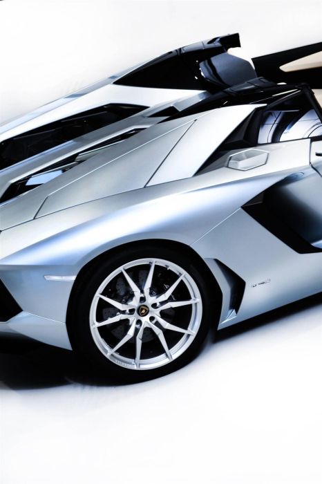 Lamborghini Aventador LP 700–4 Convertible Roadster