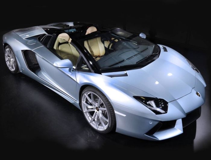 Lamborghini Aventador LP 700–4 Convertible Roadster