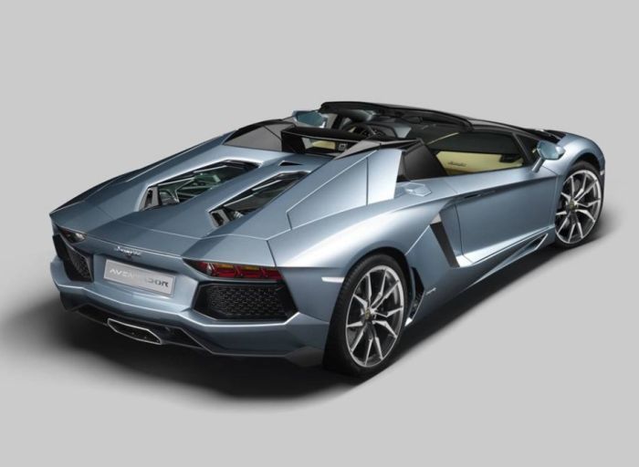 Lamborghini Aventador LP 700–4 Convertible Roadster