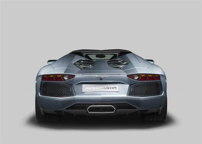 Lamborghini Aventador LP 700–4 Convertible Roadster