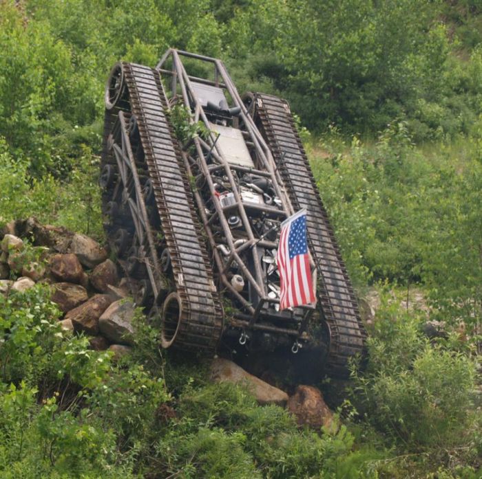 Ripsaw, unmanned light tank by Howe & Howe Technologies