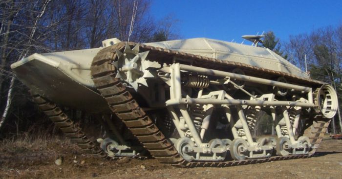 Ripsaw, unmanned light tank by Howe & Howe Technologies