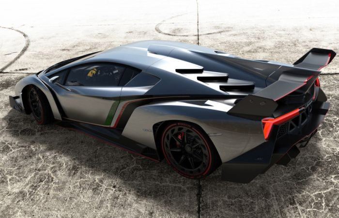 Lamborghini Aventador LP 700–4 Veneno