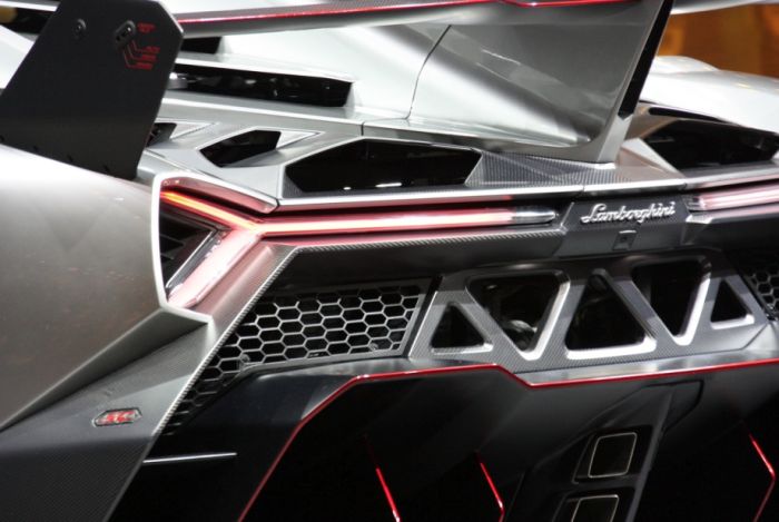 Lamborghini Aventador LP 700–4 Veneno