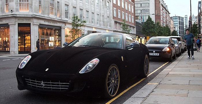 Velvet Ferrari 599