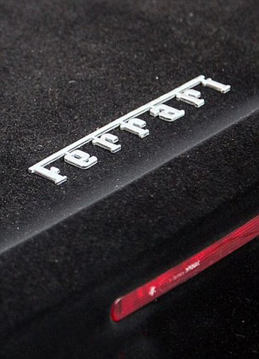 Velvet Ferrari 599