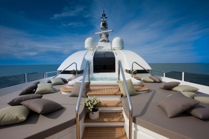 125 J'ade yacht by CRN