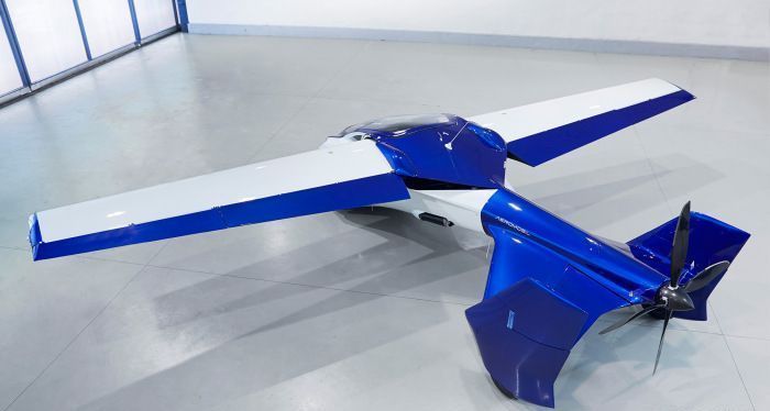 AeroMobil flying car