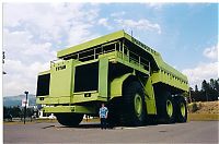 Transport: very large trucks