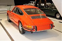 Transport: Porsche Museum in Stuttgart