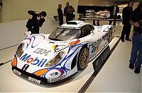 Transport: Porsche Museum in Stuttgart