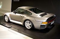 Transport: Porsche Museum in Stuttgart