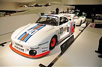 Transport: Porsche Museum in Stuttgart