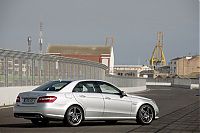 Transport: Mercedes Benz E63 AMG 2009