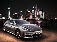 Transport: Porshe Panamera