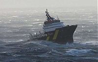 Transport: ship in a storm