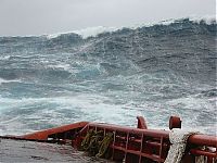 Transport: ship in a storm