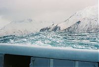 Transport: ship in a storm