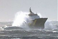 Transport: ship in a storm