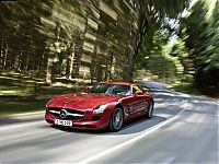 Transport: Mercedes-Benz SLS AMG