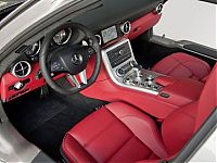 Transport: Mercedes-Benz SLS AMG