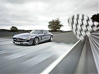 Transport: Mercedes-Benz SLS AMG