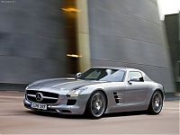 Transport: Mercedes-Benz SLS AMG