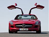 Transport: Mercedes-Benz SLS AMG