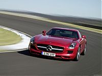 Transport: Mercedes-Benz SLS AMG