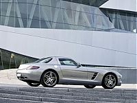 Transport: Mercedes-Benz SLS AMG