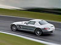 Transport: Mercedes-Benz SLS AMG