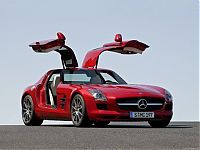 Transport: Mercedes-Benz SLS AMG